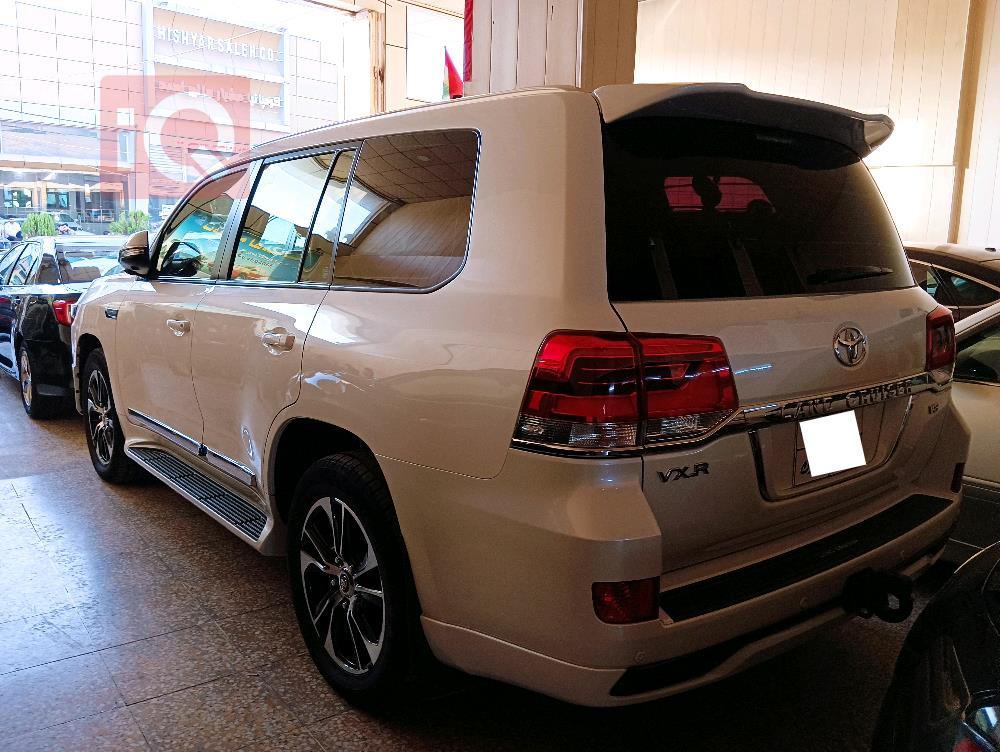 تويوتا لاندكروزر